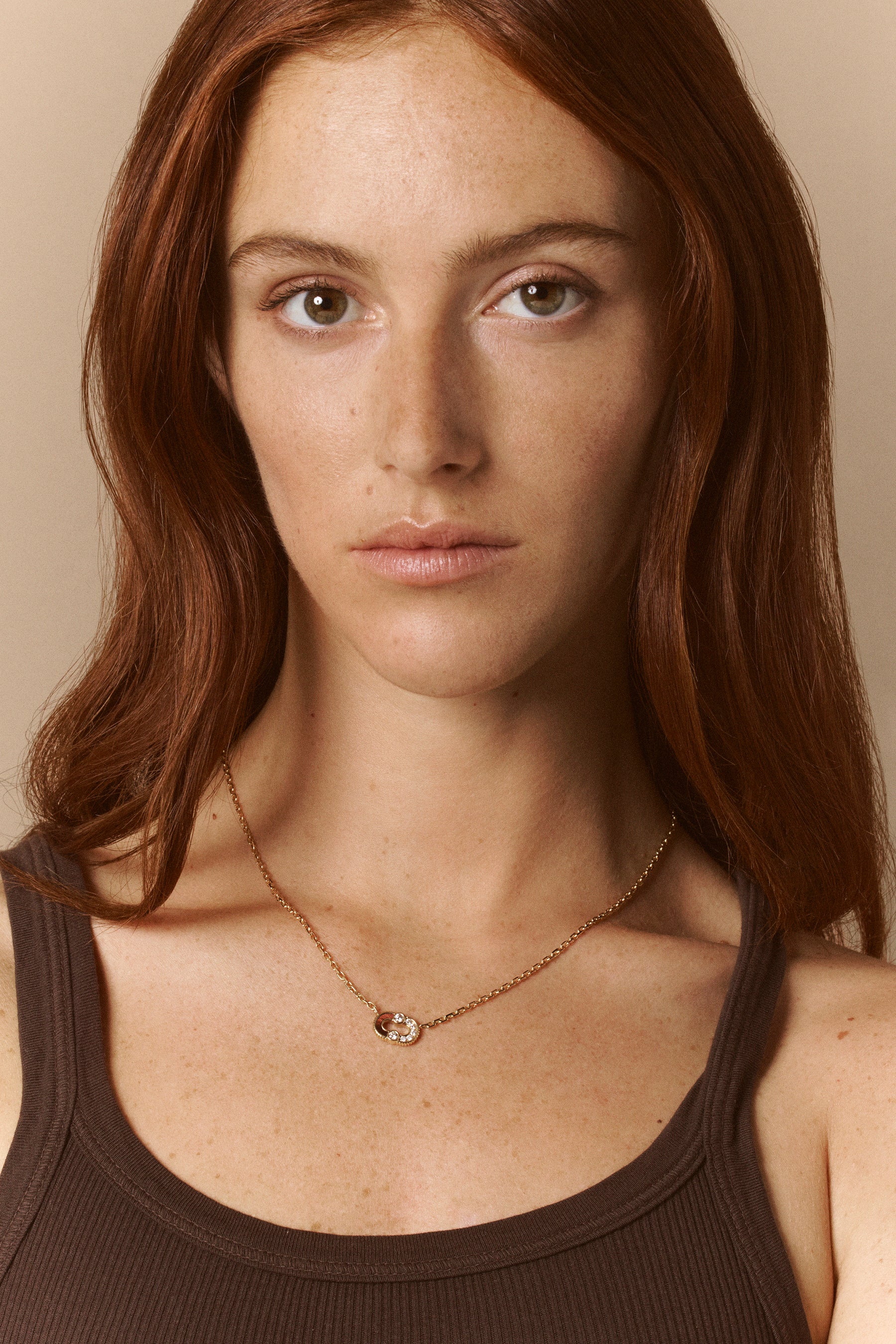 Collier Magnetic semi