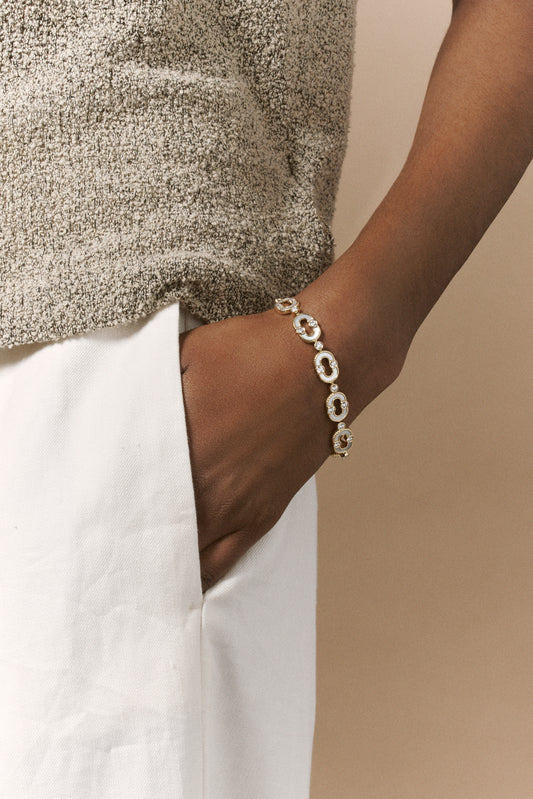 Magnetic Enchainée Bracelet